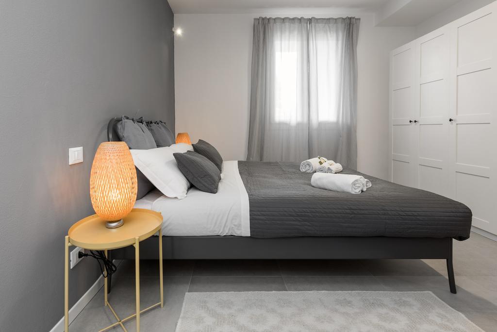 Flats4Rent Corona Apartment Verona